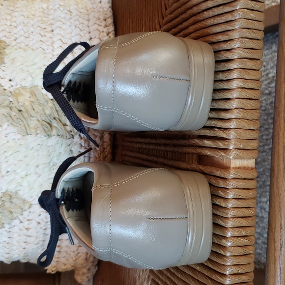 SAS walking shoes, size 9.5 W - Picture 4 of 11